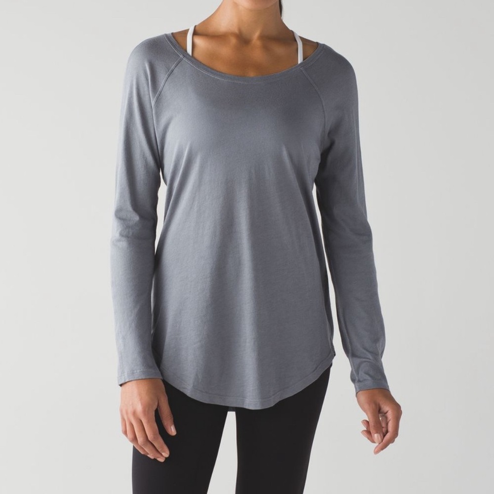 lululemon athletica Long Sleeve Tee in Gray